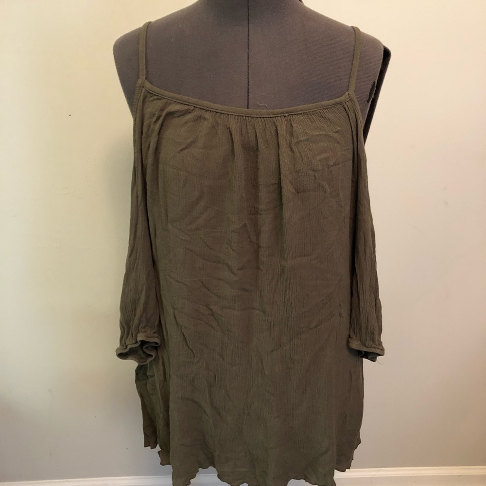 Hype + off the shoulder top - Picture 1 of 6